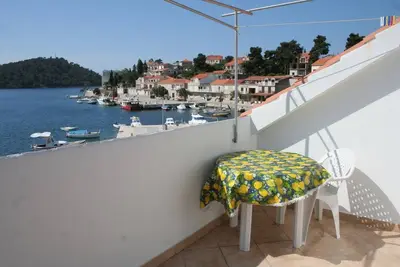 Image de Appartement de deux chambres avec la terrasse et la vue sur le mer Brna, Korcula (A-4415-a)