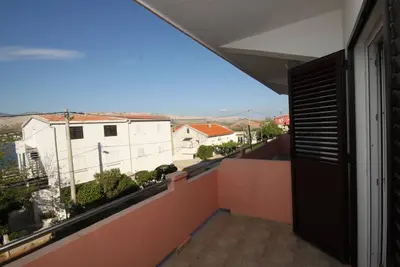 Image de Appartement d'une chambre avec la terrasse et la vue sur le mer Pag (A-6329-c)