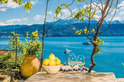 Image de Villacastelloportovenere Avec Grand Jardin Et Vue Sur La Mer MÉMORABLE