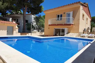 Image de Magnifique villa piscine privée avec Wifi gratuit illimité