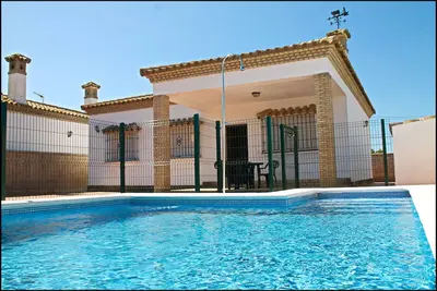Image de Villa à Roche avec piscine privée