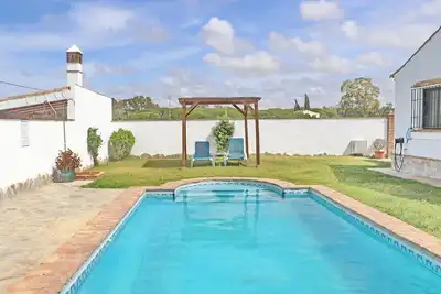 Image de Villa avec WiFi gratuit et piscine