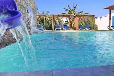 Image de Bungalow avec piscine privée et WiFi