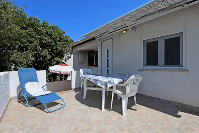 Image de Appartement de deux chambres avec la terrasse Mandre, Pag (A-11600-a)