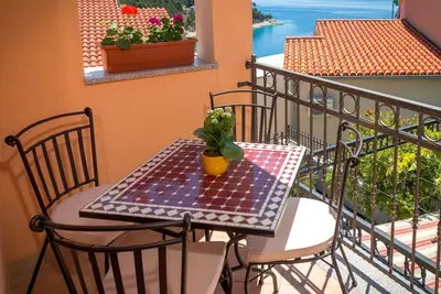 Appartement d'une chambre avec le balcon et la vue sur le mer Brela, Makarska (A-13118-b)