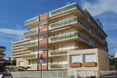 Image de Le Lavandou, Location studio pour 2 personnes, à 10 mètres de la plage