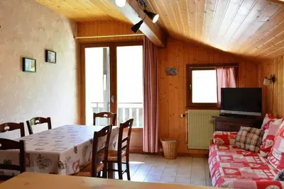 Image de Appartement ensoleillé 2 étoiles, 6 couchages, proche pistes, balcon sud, navette ski