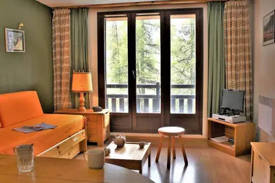 Image de Studio 4 couchages à Risoul 1850 - pied de pistes, calme, balcon exposé Sud