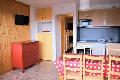 Studio cabine rénové, grand balcon, 6 couchages, 300m des pistes d'Auris en Oisans