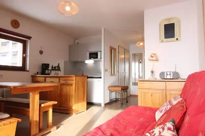 Image de Appartement cosy 2 pièces, balcon sud, proche remontées et commerces, parking, casier à skis, 5 pers