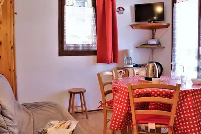 Image de Appartement cosy avec 5 couchages, centre de station Risoul 1850, proche remontées et commerces