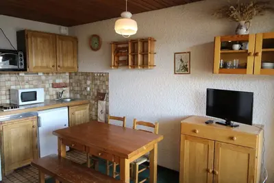 Studio cabine au pied des pistes avec balcon et parking - Auris en Oisans