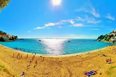 Image de Duplex 2 Chambres avec Vue sur Mer à 50m de la plage.