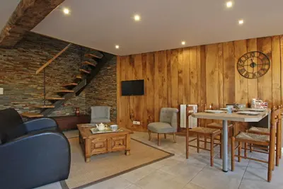 Image de Maison de village paisible avec jardin privé, terrasse et équipements modernes à Genêts