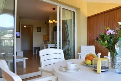 Image de Appartement T2 avec piscine, plage à 100m, parking, ascenseur et centre de thalasso à proximité