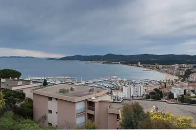 Image de Location 3 pièces, Vue magnifique sur la baie du Lavandou, 4 couchages
