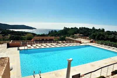 Image de Appartement avec Piscine et Terrasse à 300m de la Plage