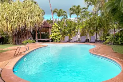 Image de Villa de luxe hawaïenne dans le quartier haut de gamme avec jardin luxuriant, piscine, Wifi et barbecue