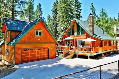 Image de Canyon Retreat-Log maison avec spa extérieur et table de billard!