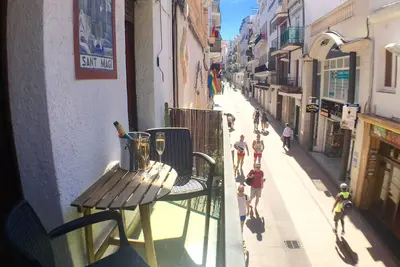Image de Récemment rénové, appartement de 2 chambres balcon location de vacances dans le centre de Sitges