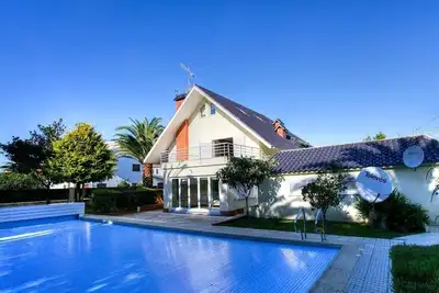 Image de Secluded detached home