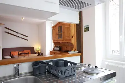 Image de Appartement F2 au 1er étage avec wifi, proche centre et thermes, classé 2 étoiles, 4 couchages max