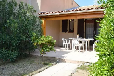 Image de Pavillon 2 pièces + mezzanine, piscine, proche plage, quartier calme - 6 pers.