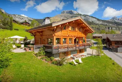 Image de Chalet Le Charmieux - séjour alpin en famille 12p, belle vue - Ovo Network