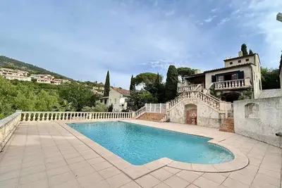 Image de Maison 4 pièces avec piscine privée, parking et proche mer aux Issambres