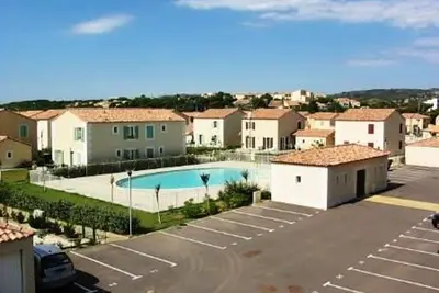 Image de Appartement 3 pièces avec terrasse, 6 couchages, piscine et parking privé à 300m de la plage à Narbonne Plage