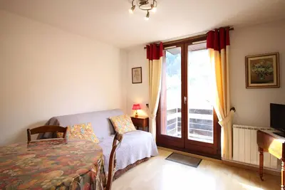 Image de Appartement F2 avec balcon et Wifi, proche des thermes