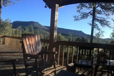 Image de Cabane en rondins avec vue sur la baie de Mogollon