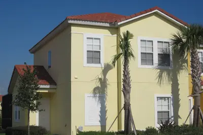 Image de Vue imprenable sur le lac: Fin 4 Bed Unit: Grande Piscine: Piscine gratuite Chauffage: WiFi gratuit