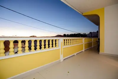 Image de Appartement de deux chambres avec la terrasse Banjol, Rab (A-5041-a)