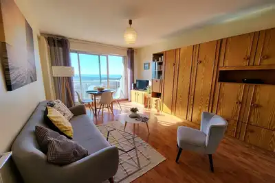 Image de Studio proche plage avec parking privatif et balcon