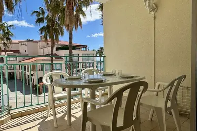 Image de Appartement 2 pièces avec terrasse et parking à 150m de la mer
