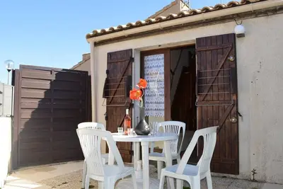 Image de Studio Cabine Mezzanine à Saint Pierre la Mer - 4 Couchages, Piscine, Terrasse, Parking Privé