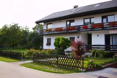 Image de Appartement spacieux de 2 chambres avec balcon et A \/ C dans un endroit calme à Bled