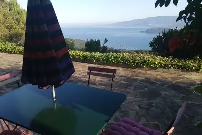 Image de Villa Luxueuse avec vue panoramique époustouflante sur la mer et la montagne