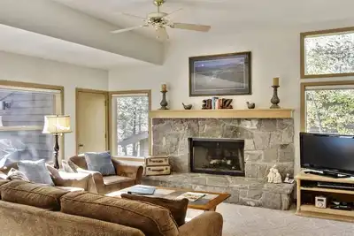 Image de The Ridge at Sunriver - Condo # 16 - Accès à la piscine saisonnière et aux installations de tennis sur place, bain à remous ouvert toute l'année et 4 vélos