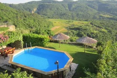 Image de Maison familiale à Draguć, Istrie, avec magnifique jardin et vue imprenable