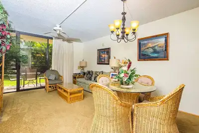 Image de Casual w/Homey Touches! Kitchen Ease, WiFi, Ac, Lanai to Lawn–Kamaole Sands 9101