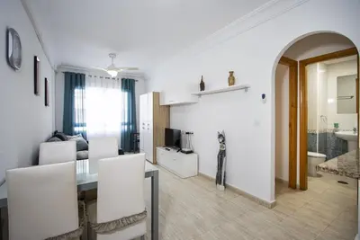 Image de A nice two-bedroom apartment near the sea.
