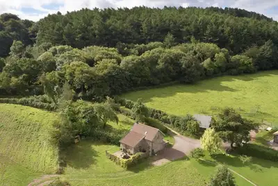 Image de Orchard Holiday Cottage est une belle demeure, idéale pour les couples, dans un hameau paisible de la vallée de Wye.