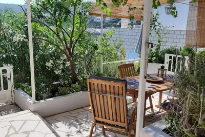 Image de Appartement de deux chambres prés de la plage Zavalatica, Korcula (A-189-a)