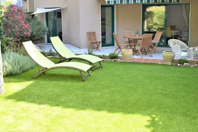 Image de Appartement T3 Climatisé avec Jardin Privatif - Proche Plages et Commerces à Cavalaire-sur-Mer