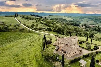 Image de Traditional Tuscan farmhouse with breathtaking views 19 Minutes from Montalcino