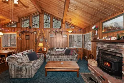 Image de Sommet secret: Marche pour Snow Summit! Foosball! Un Barbecue! Animaux acceptés! Jardin clos! Lave-vaisselle!