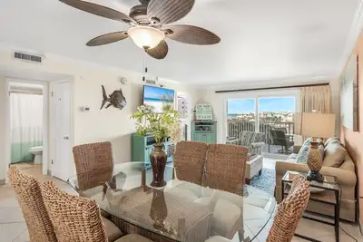 Image de Unité 417 - Unité Water View West Platinum au tarif Gold avec service de plage gratuit