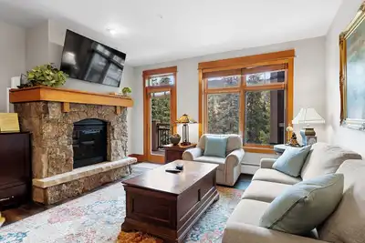 Image de Ski-In / Ski-Out, Condo 1 Chambre avec 2 Salles de Bains, Blanchisserie Privée, Wifi Gratuit